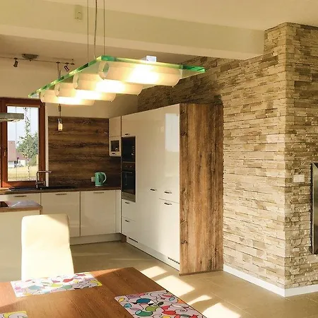 Three-bedroom Holiday In * Herink