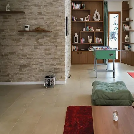 Vakantiehuis Three-bedroom Holiday In
